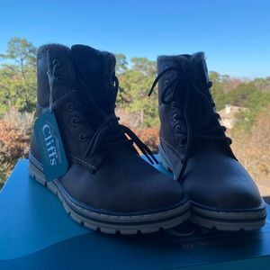 Brand new Cliffs by White Mountain Keegan Lace-up Ankle Boots size 7